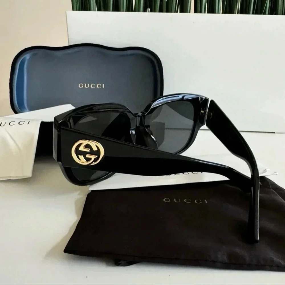 Authentic GUCCI GG sunglasses 😎 pre-owned - Picture 7 of 10